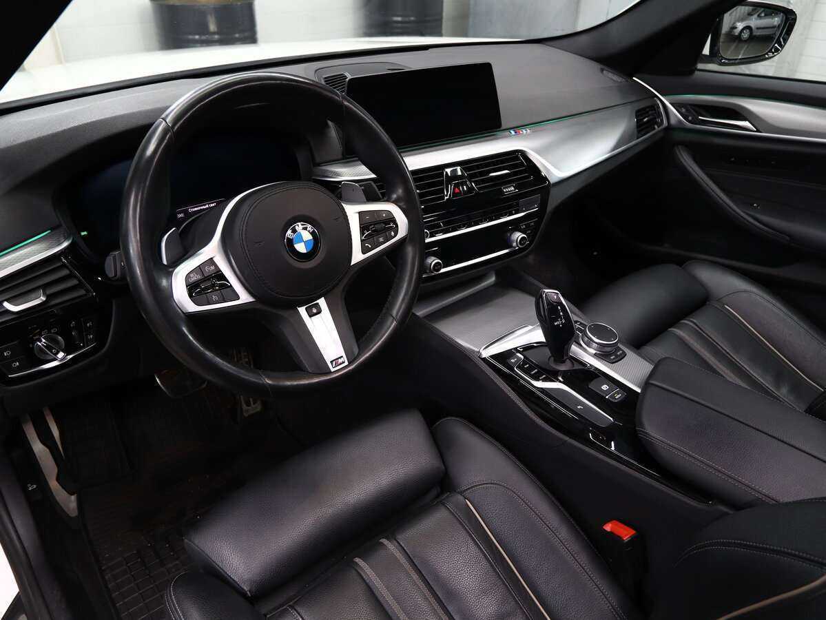 BMW 5 серии 2019 года с пробегом. Фото: #6
