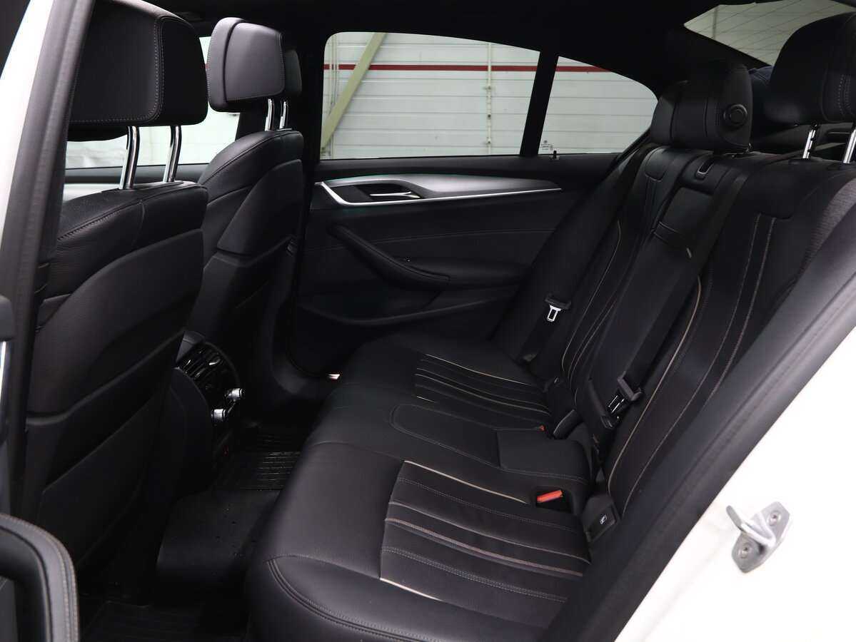 BMW 5 серии 2019 года с пробегом. Фото: #9