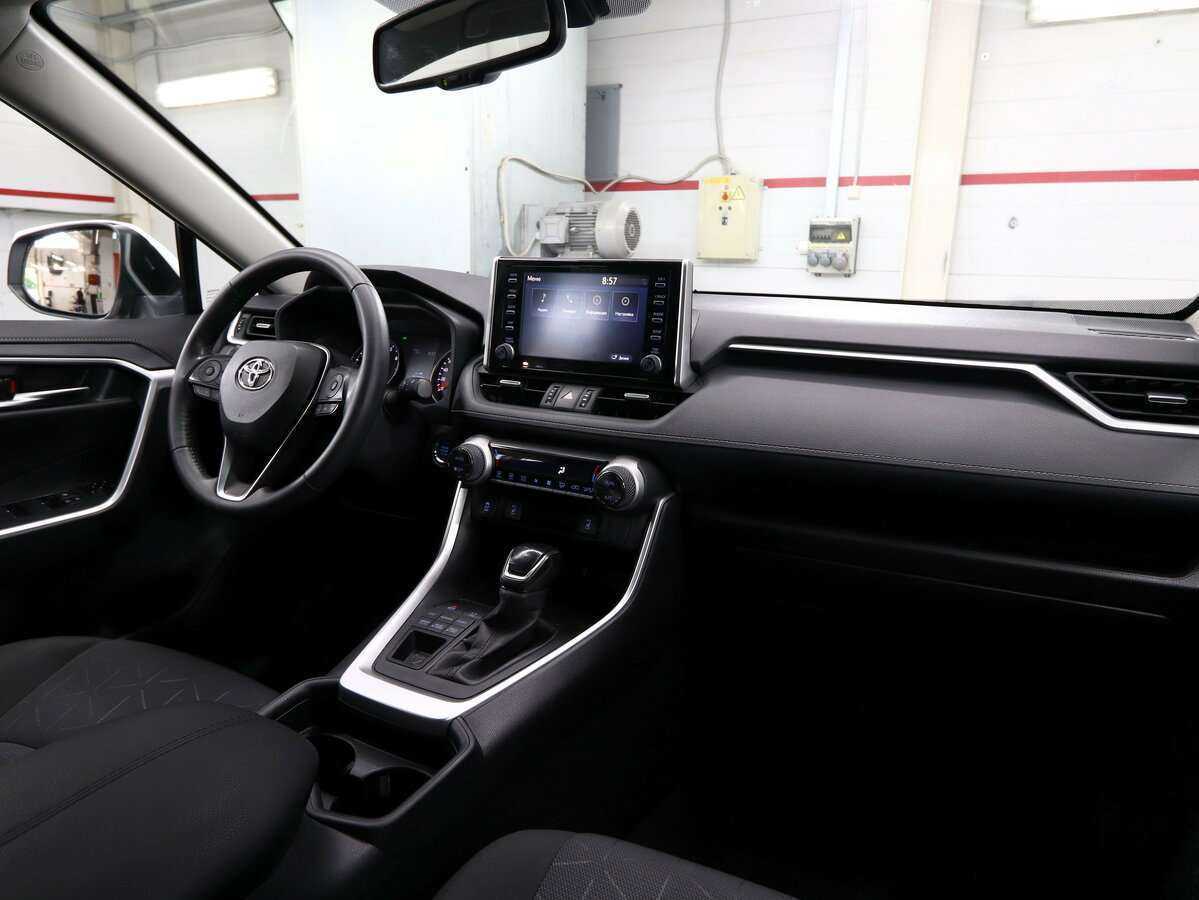 Toyota RAV4 2021 года с пробегом. Фото: #7