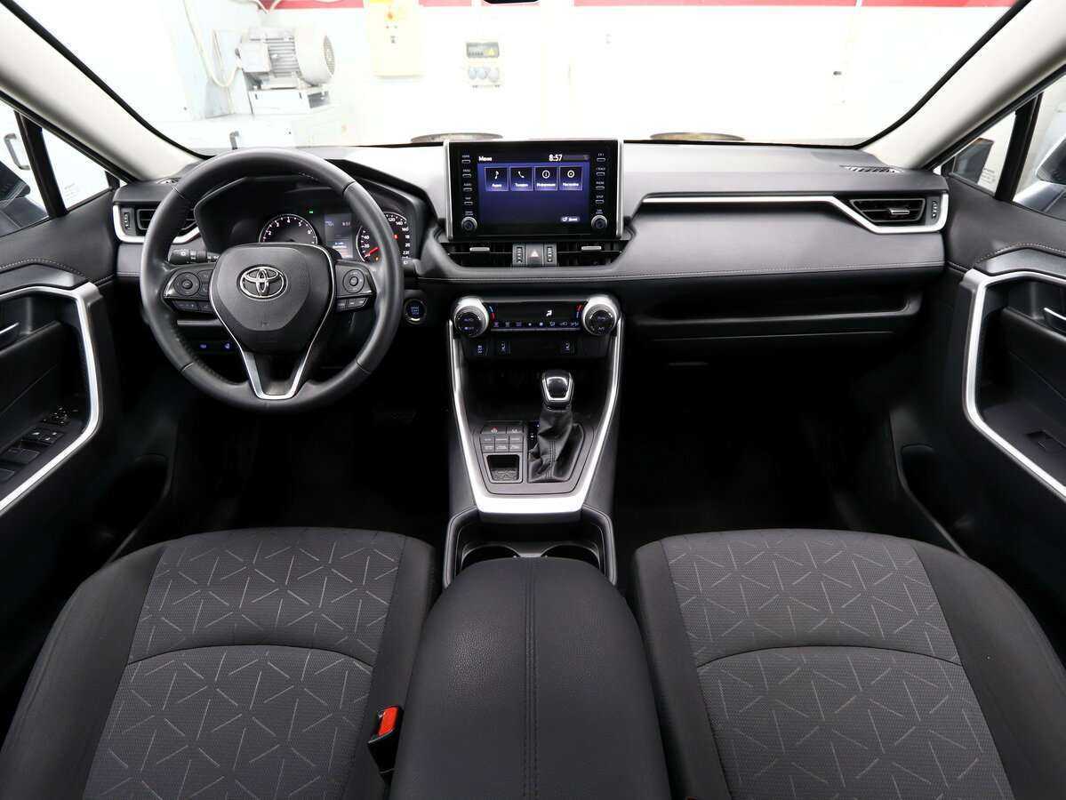 Toyota RAV4 2021 года с пробегом. Фото: #8