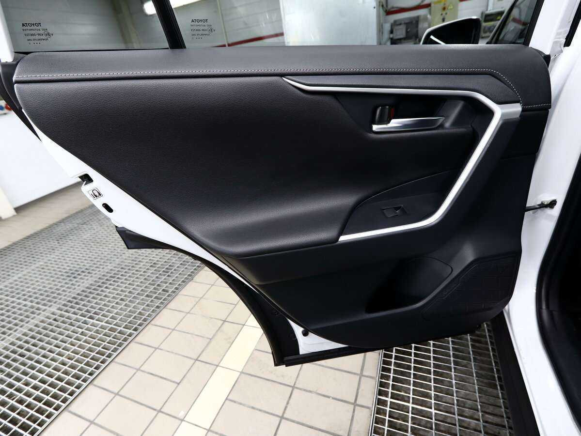 Toyota RAV4 2021 года с пробегом. Фото: #11
