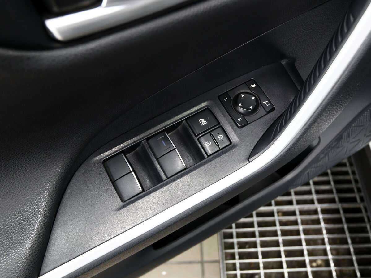 Toyota RAV4 2021 года с пробегом. Фото: #12