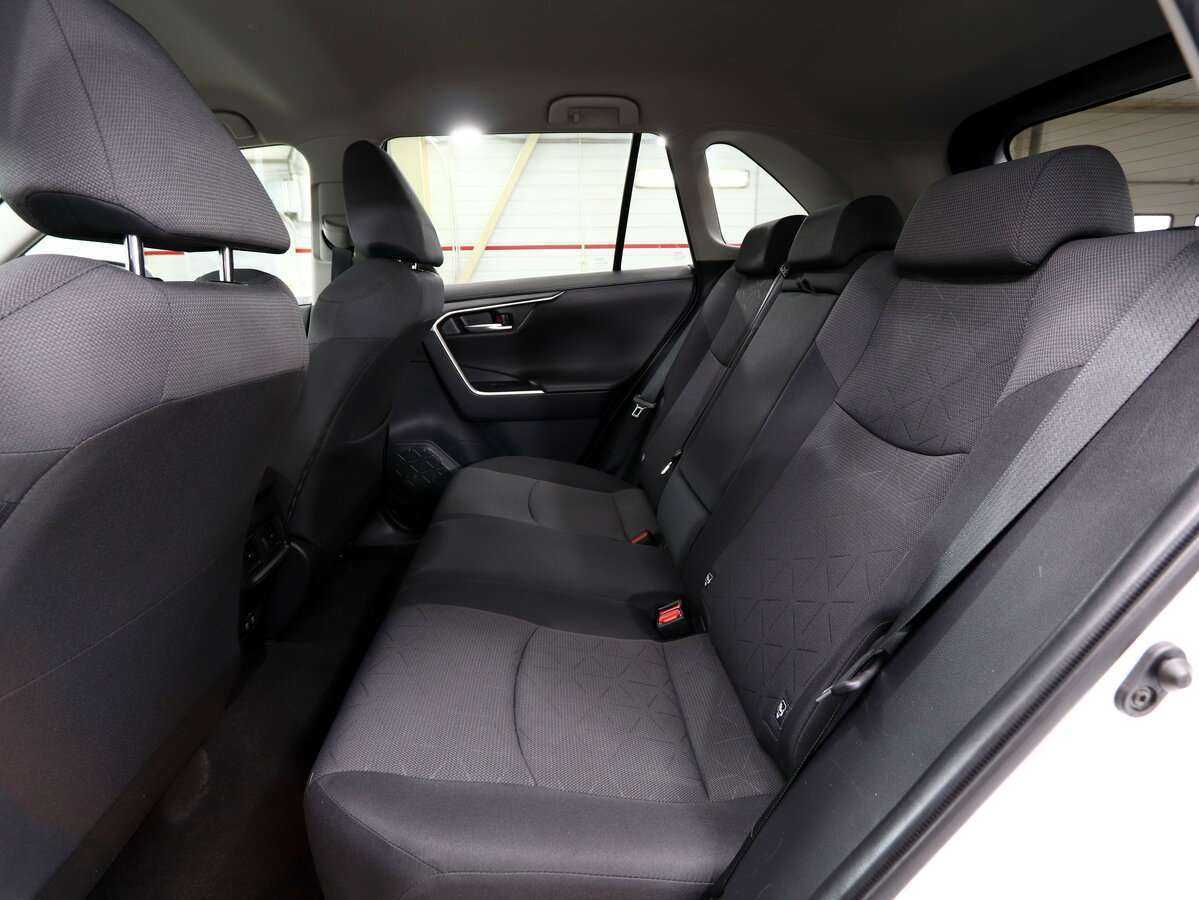 Toyota RAV4 2021 года с пробегом. Фото: #17