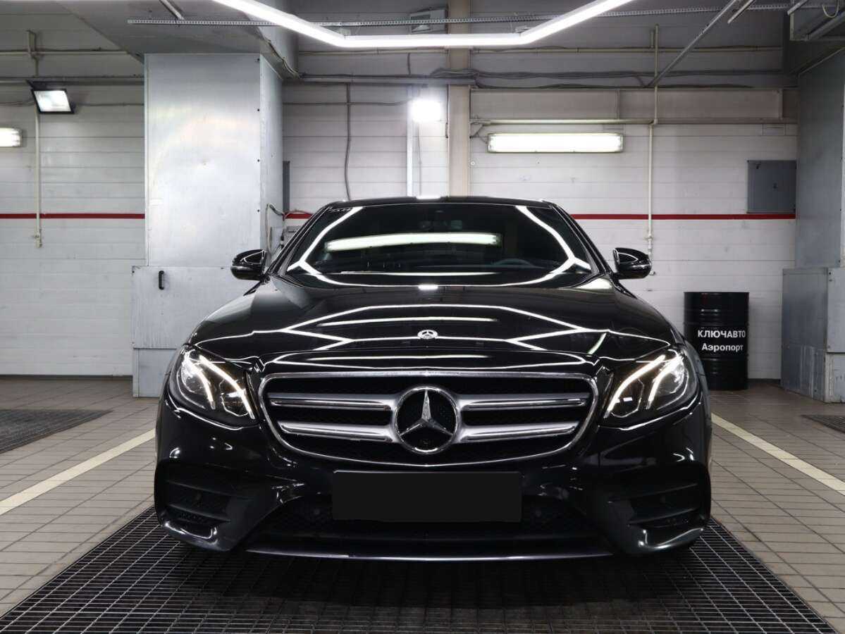 Mercedes-Benz E-Класс 2018 года с пробегом. Фото: #1