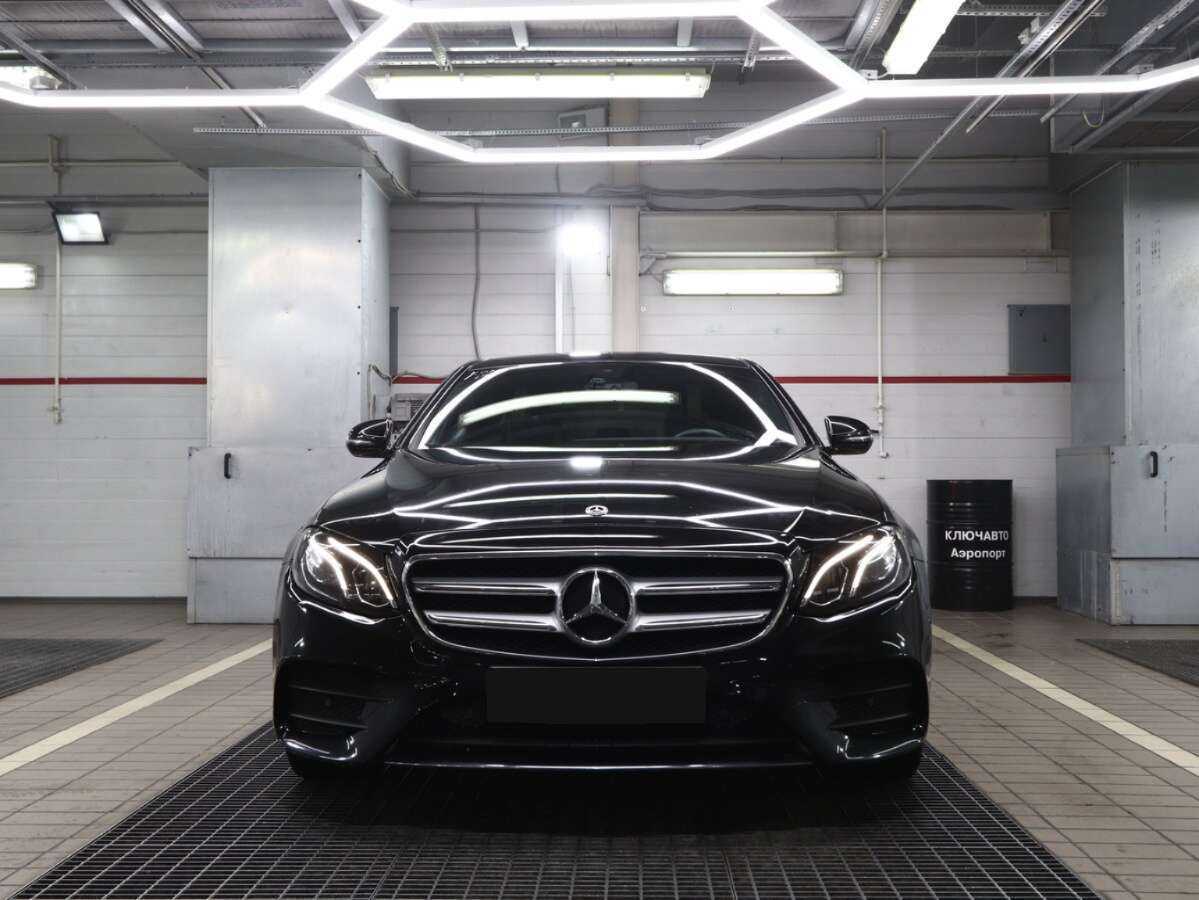 Mercedes-Benz E-Класс 2019 года с пробегом. Фото: #1