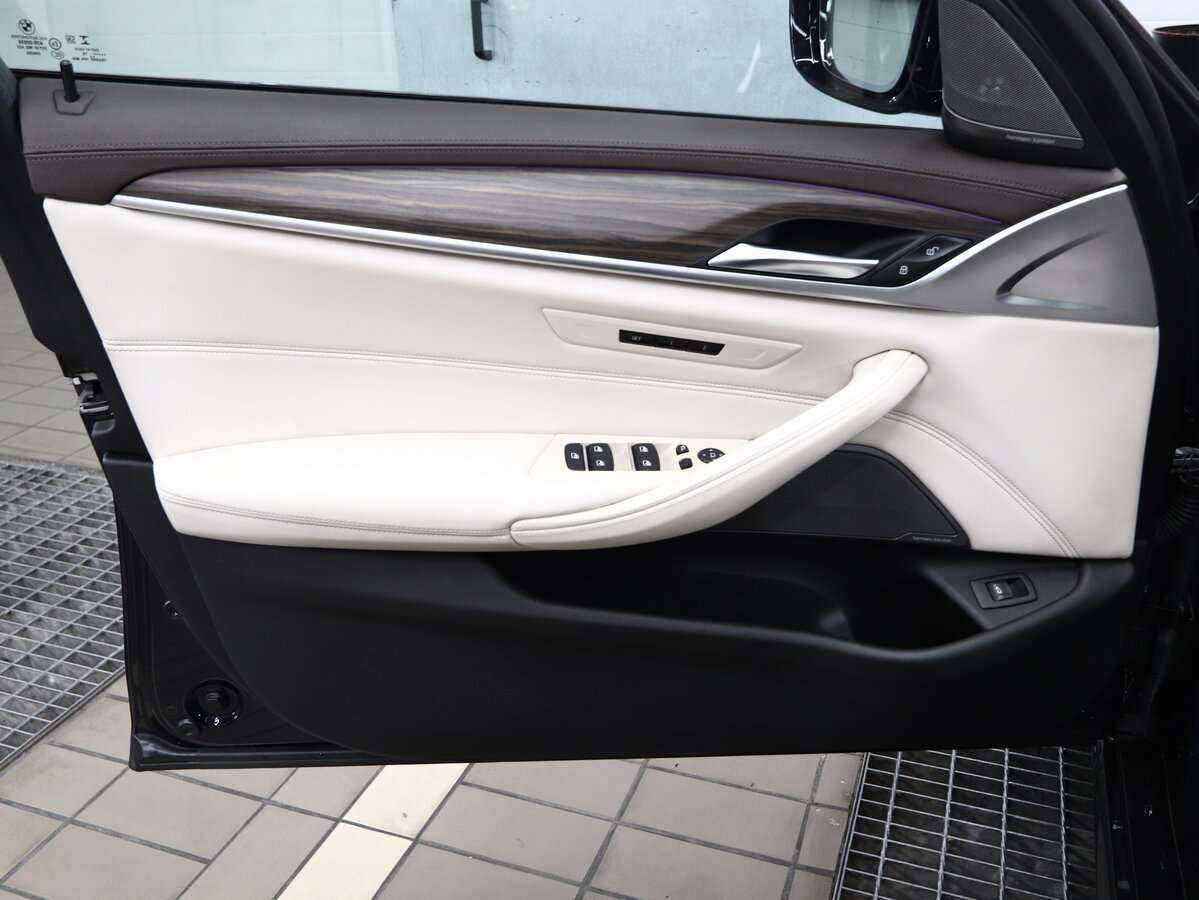 BMW 5 серии 2018 года с пробегом. Фото: #16