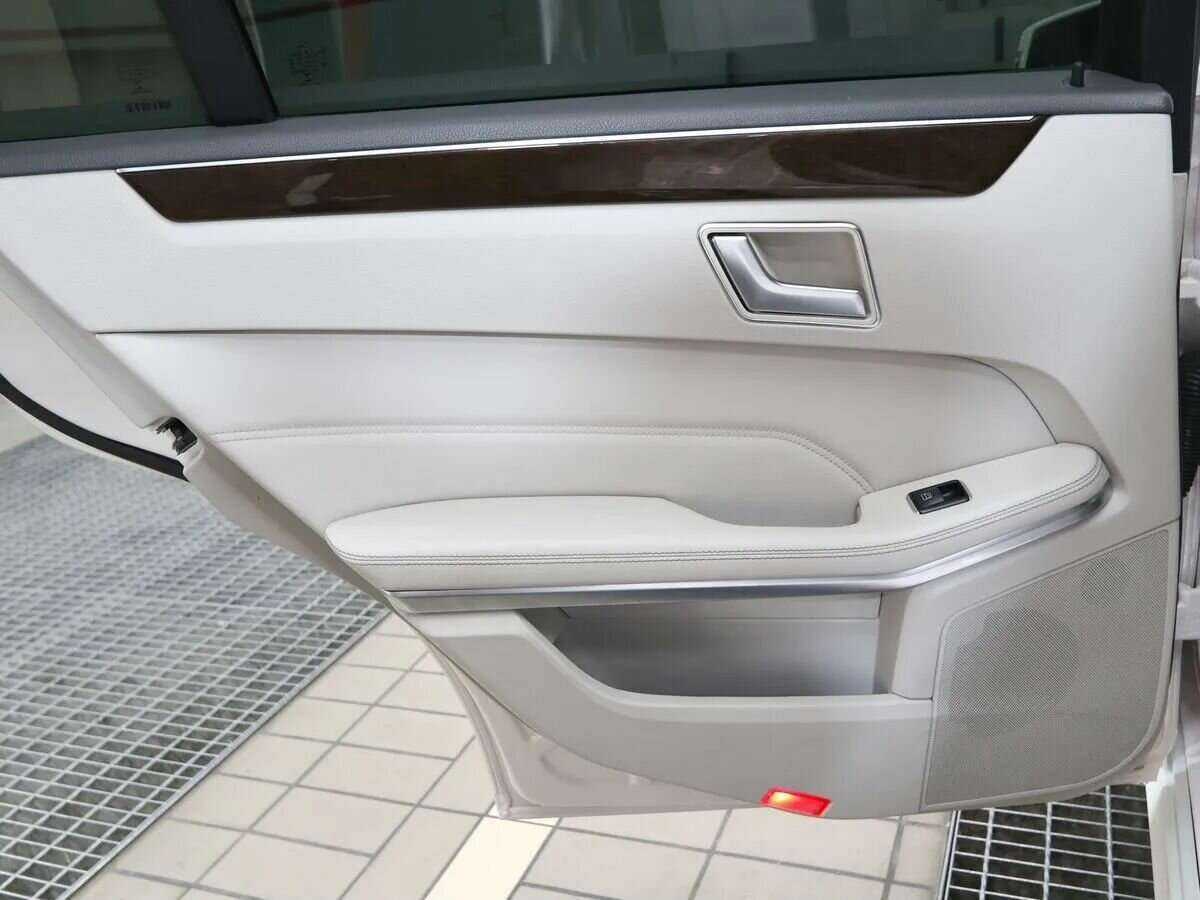 Mercedes-Benz E-Класс 2014 года с пробегом. Фото: #12