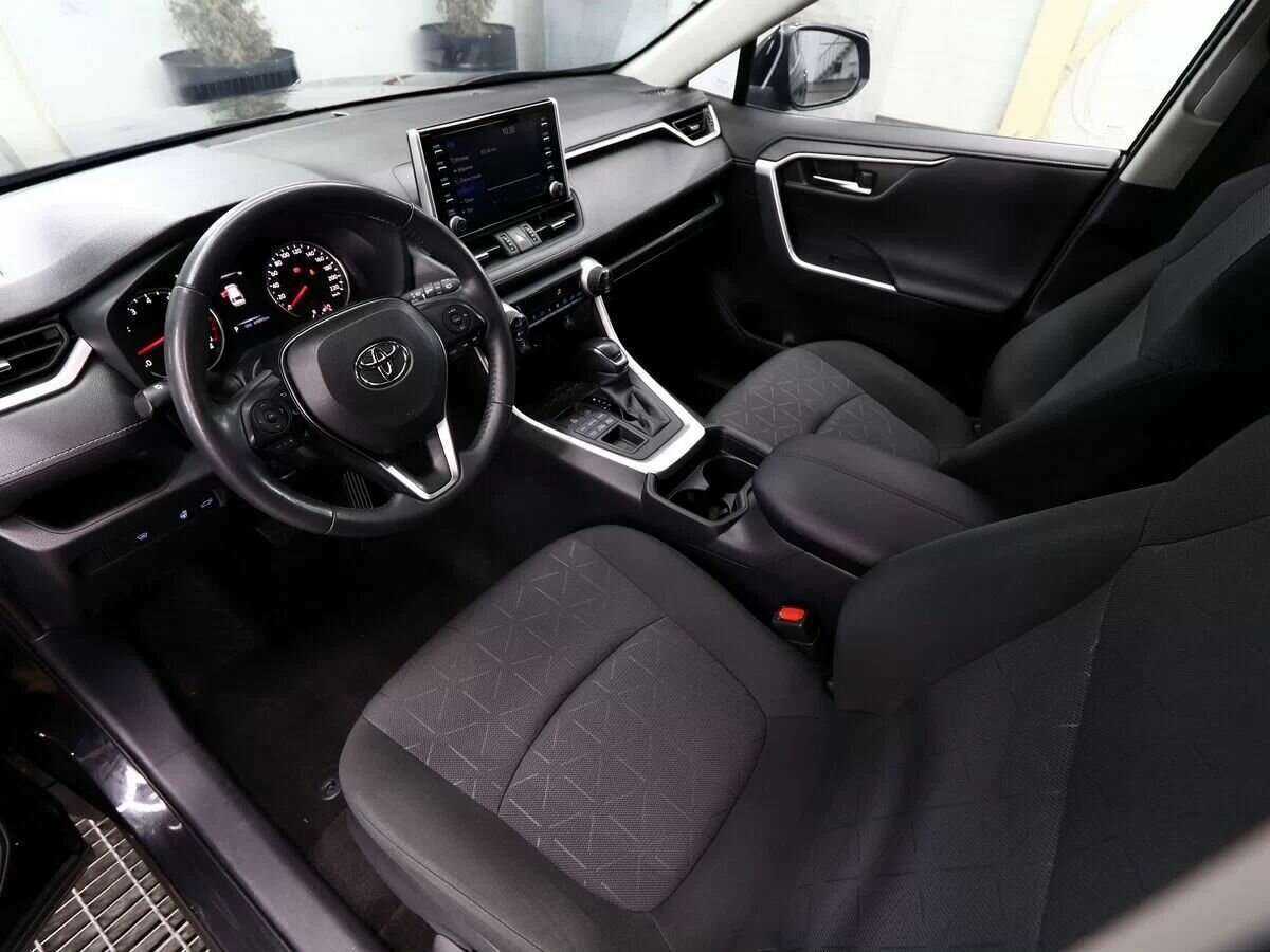 Toyota RAV4 2019 года с пробегом. Фото: #7