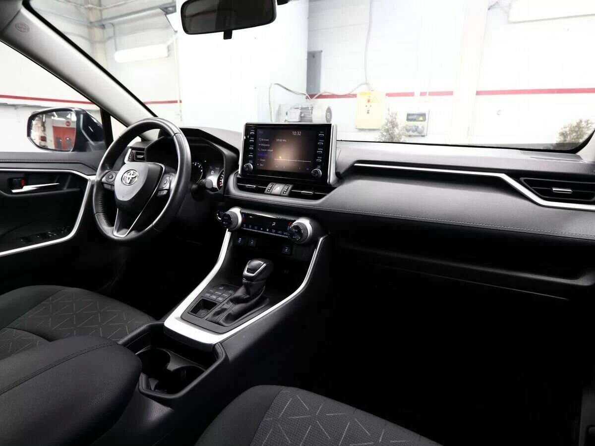Toyota RAV4 2019 года с пробегом. Фото: #8