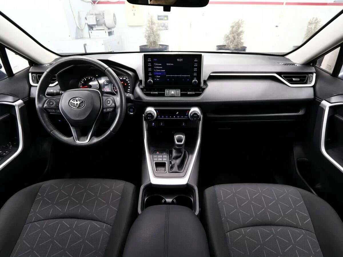 Toyota RAV4 2019 года с пробегом. Фото: #10