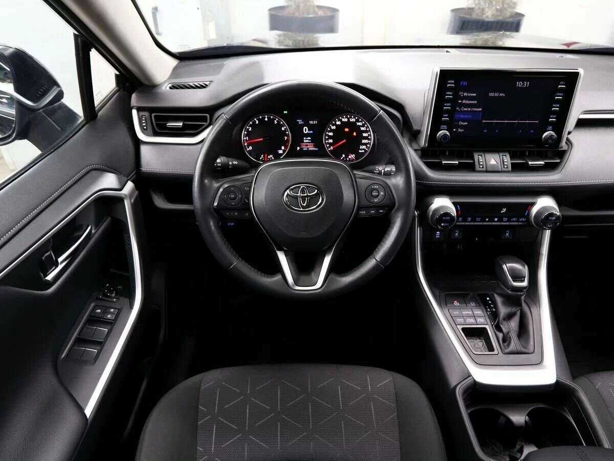 Toyota RAV4 2019 года с пробегом. Фото: #11