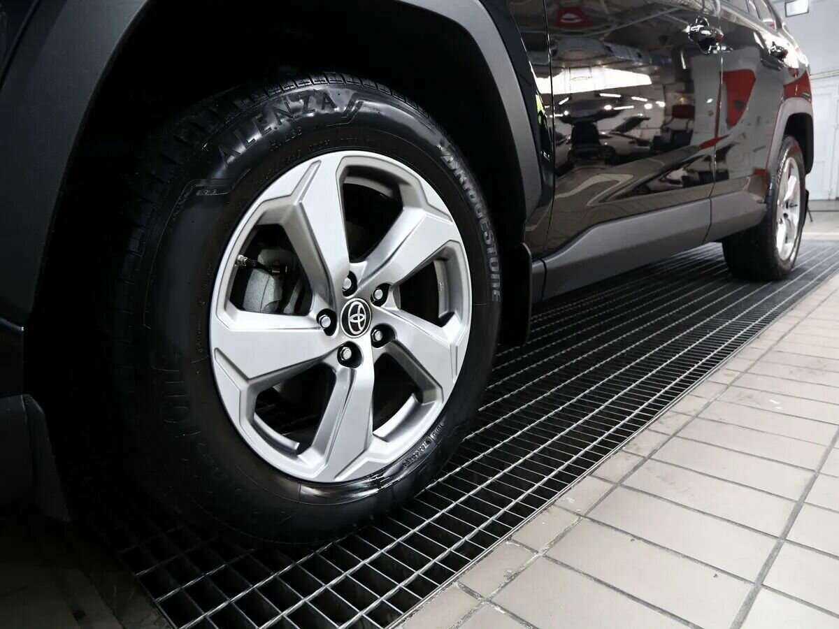 Toyota RAV4 2019 года с пробегом. Фото: #13