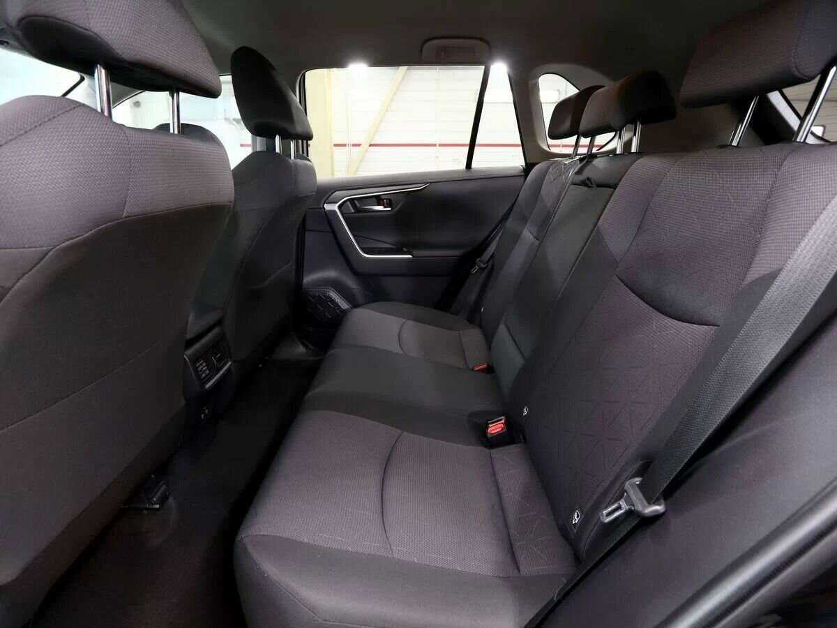 Toyota RAV4 2019 года с пробегом. Фото: #22