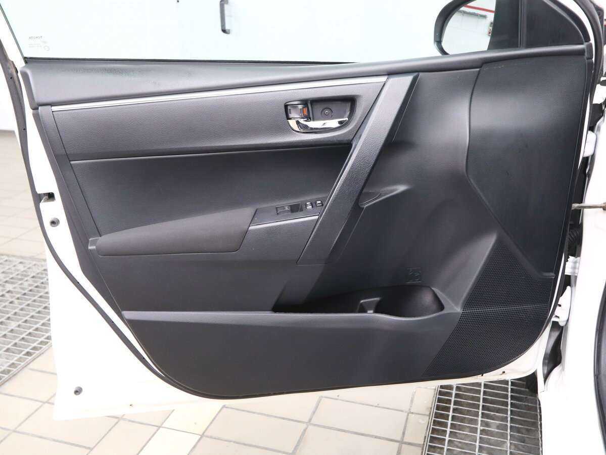 Б/У Тойота Королла 2014 года. Фото: #5