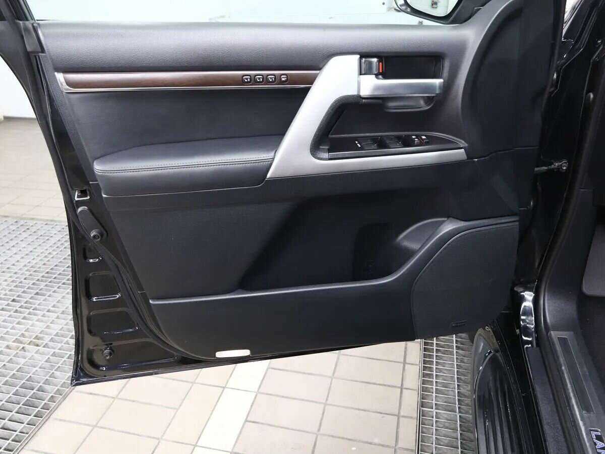 Toyota Land Cruiser 2019 года с пробегом. Фото: #15