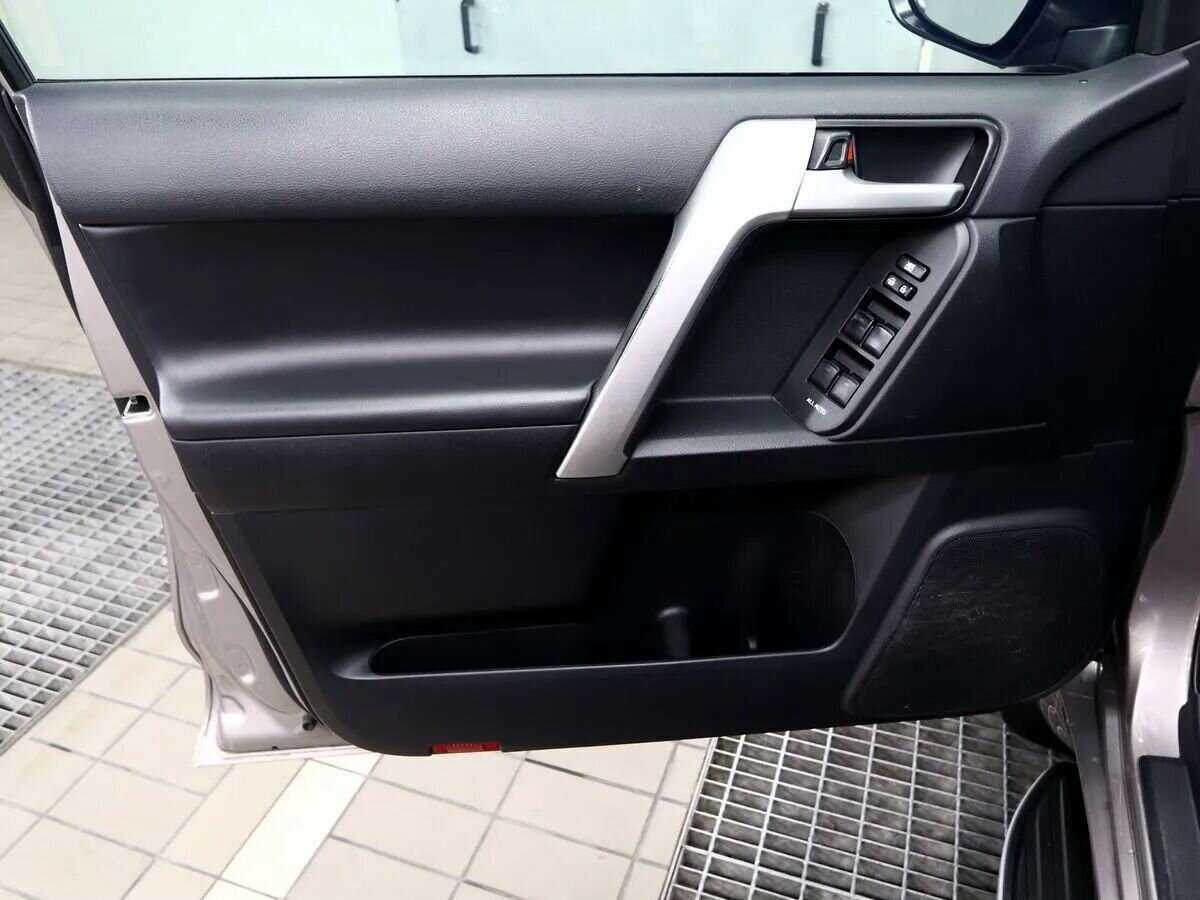 Toyota Land Cruiser Prado 2018 года с пробегом. Фото: #7