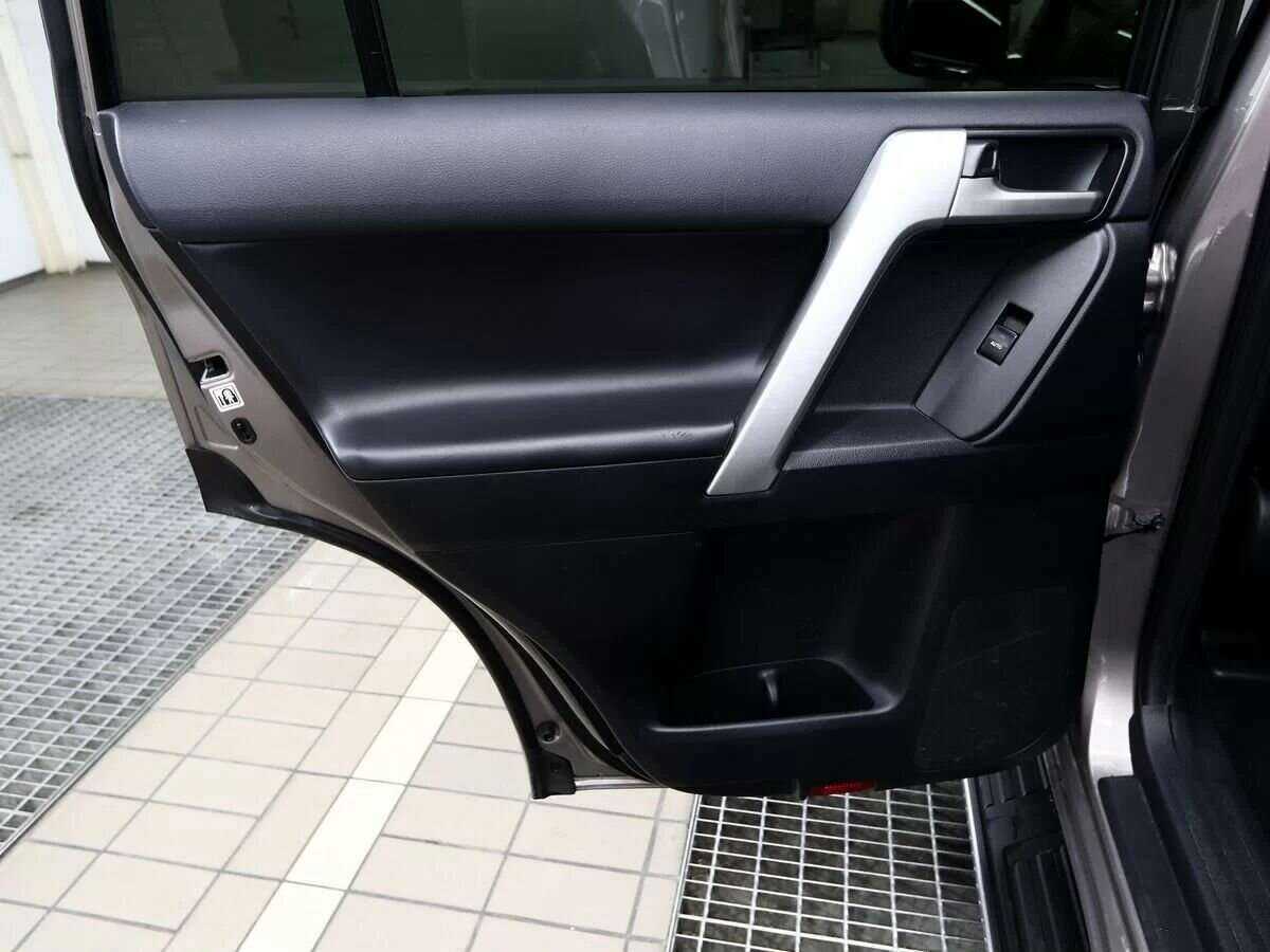 Toyota Land Cruiser Prado 2018 года с пробегом. Фото: #10