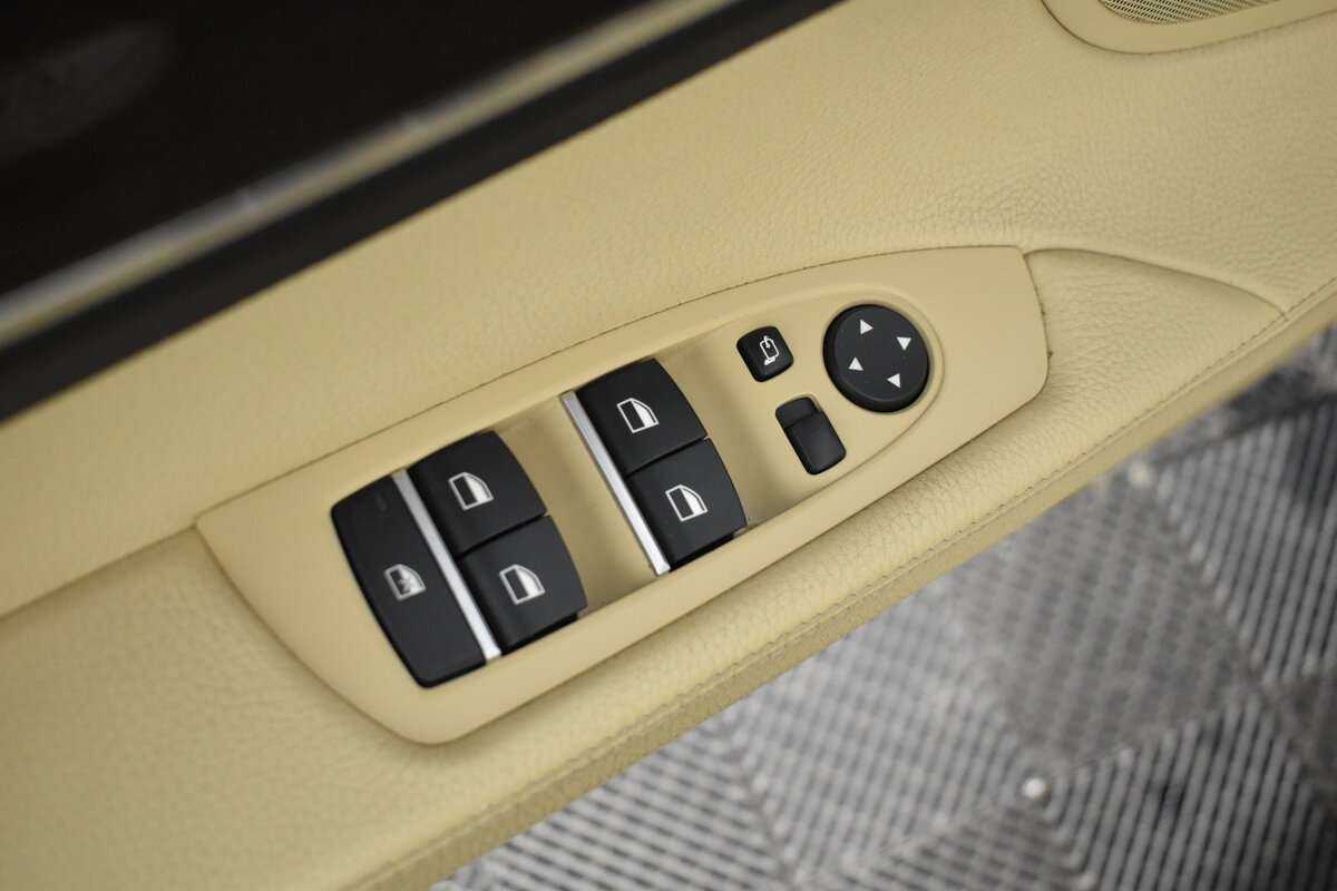 BMW 7 серии 2012 года с пробегом. Фото: #5