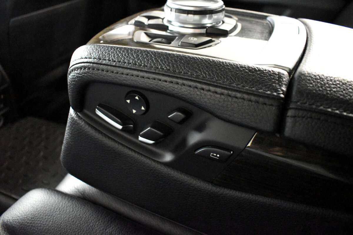 BMW 7 серии 2014 года с пробегом. Фото: #14