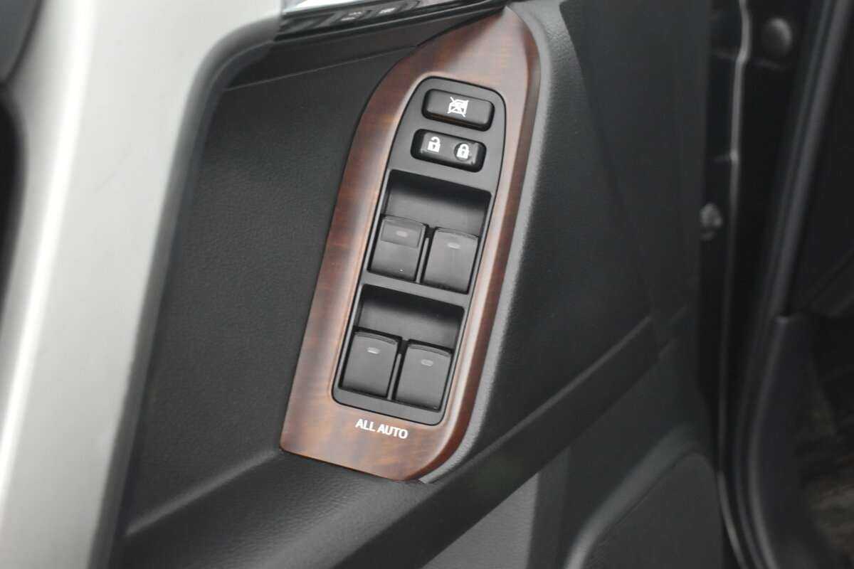 Toyota Land Cruiser Prado 2017 года с пробегом. Фото: #6