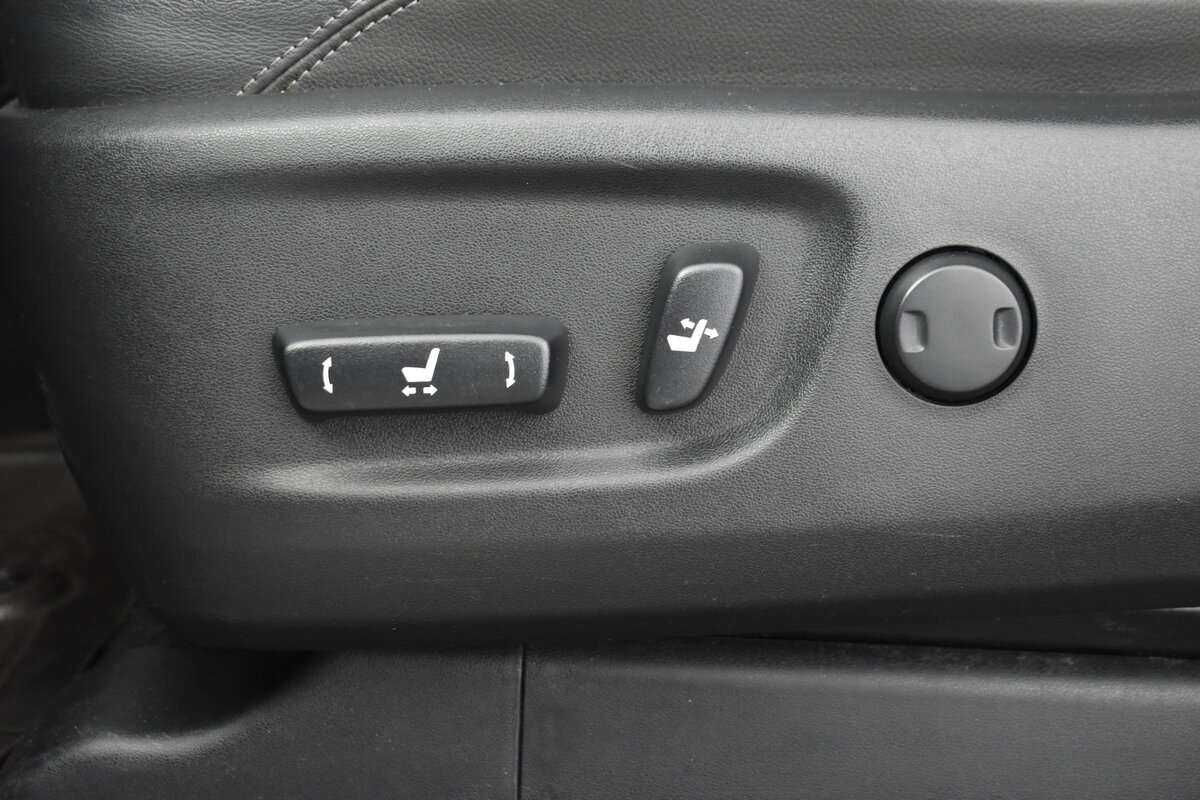 Toyota Land Cruiser Prado 2017 года с пробегом. Фото: #7