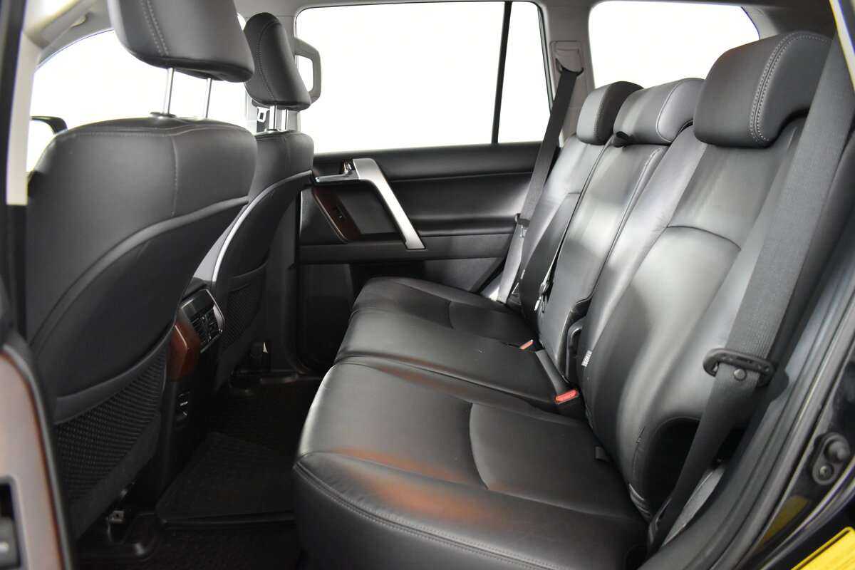 Toyota Land Cruiser Prado 2017 года с пробегом. Фото: #9