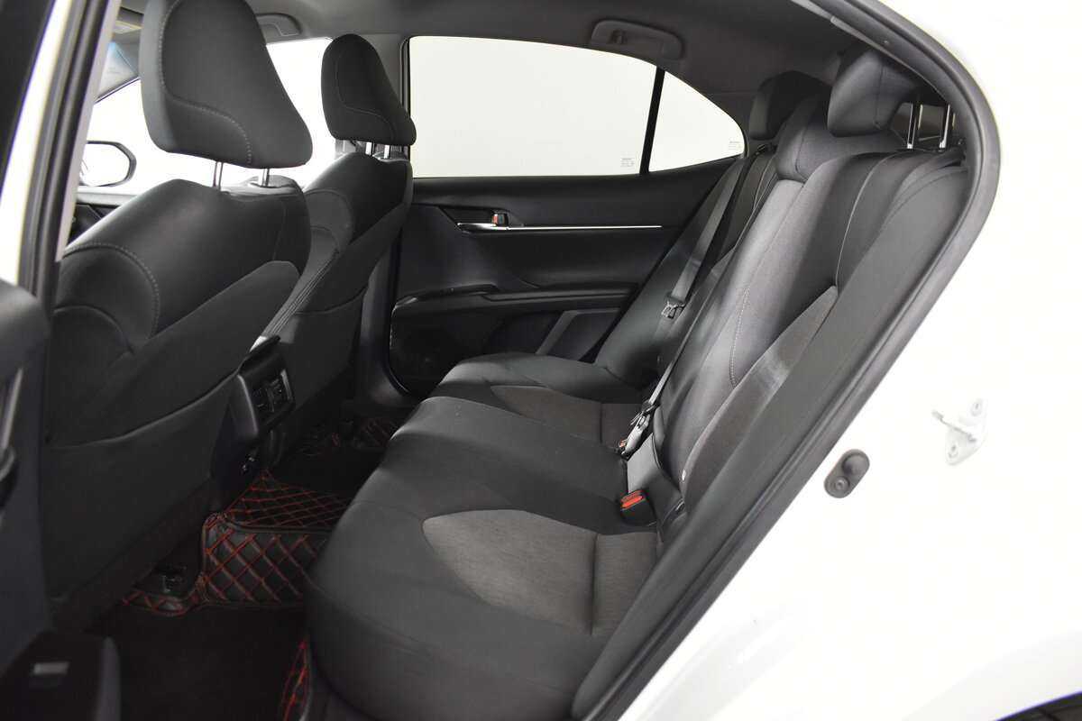 Toyota Camry 2021 года с пробегом. Фото: #6