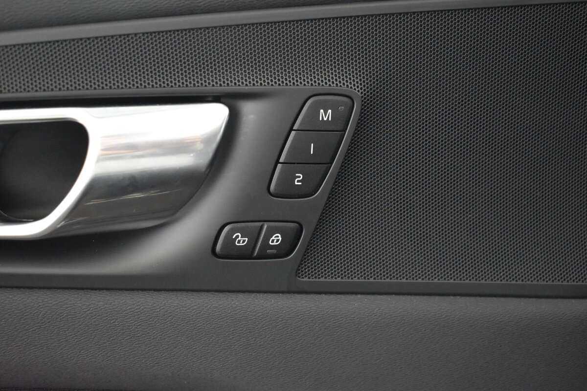 Volvo XC60 2020 года с пробегом. Фото: #8