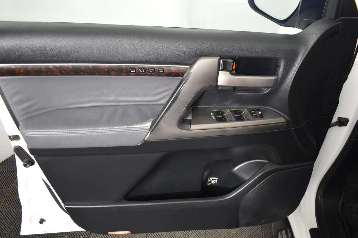 Toyota Land Cruiser 2010 года с пробегом. Фото: #16