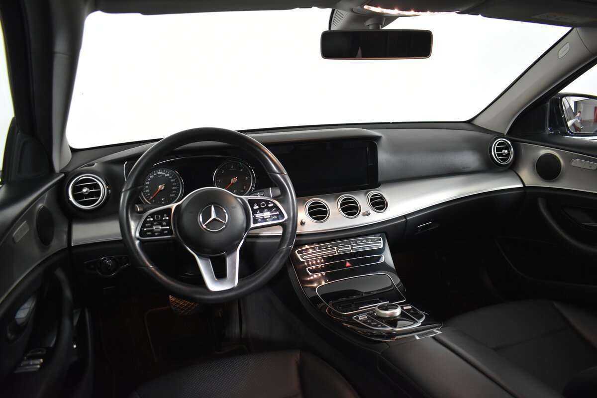 Mercedes-Benz E-Класс 2018 года с пробегом. Фото: #13