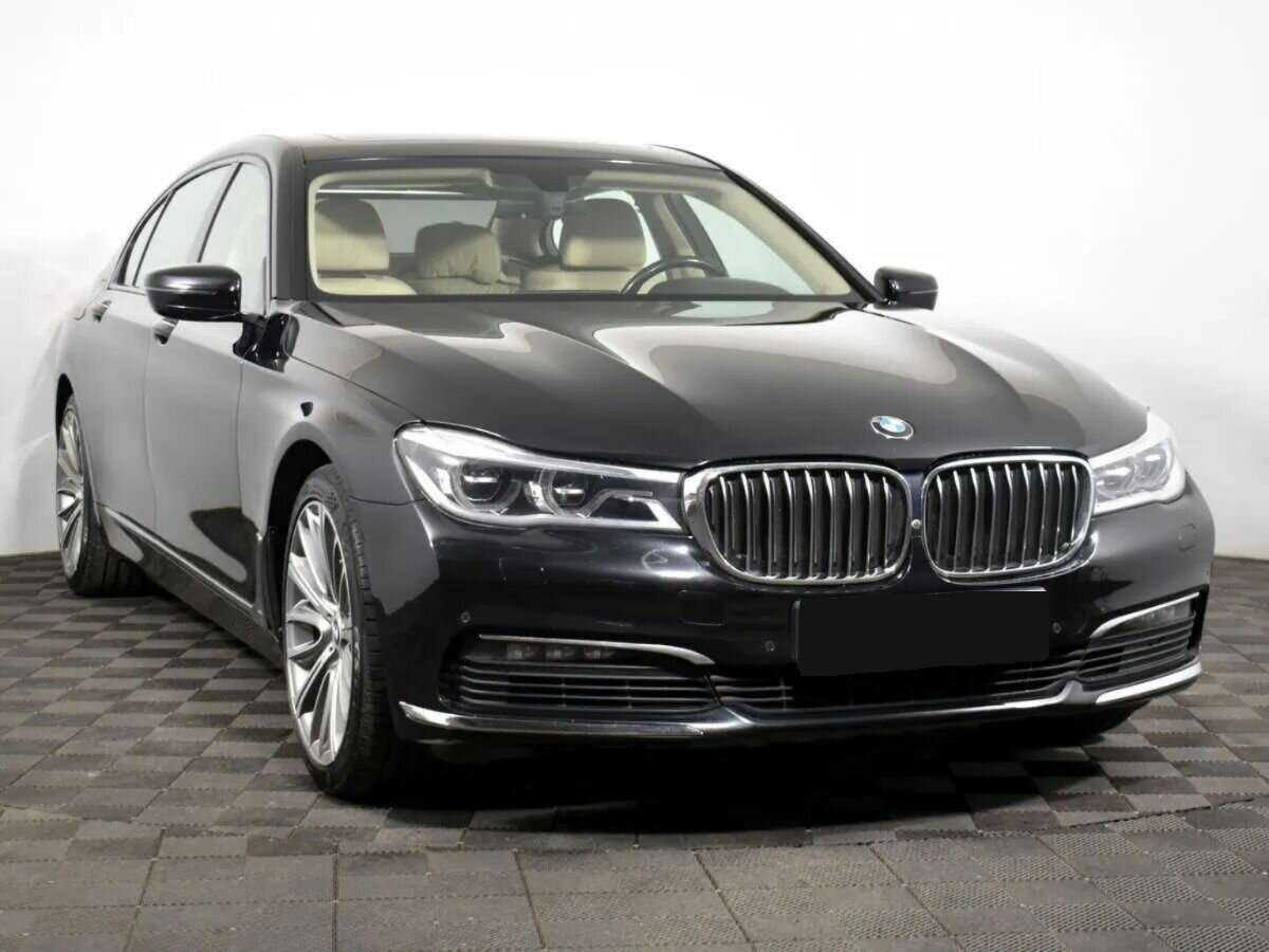 BMW 7 серии 2017 года с пробегом. Фото: #1