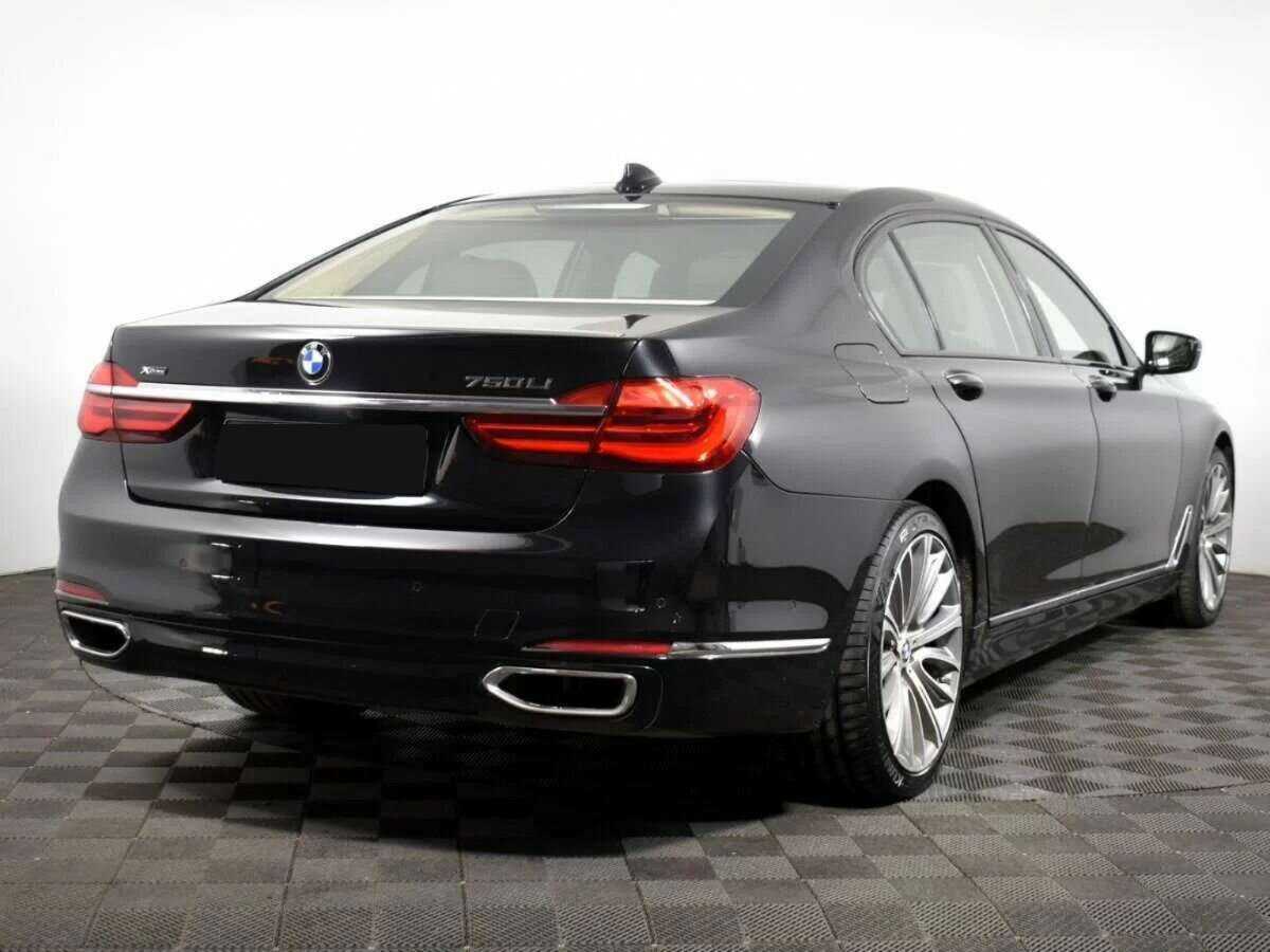 BMW 7 серии 2017 года с пробегом. Фото: #2