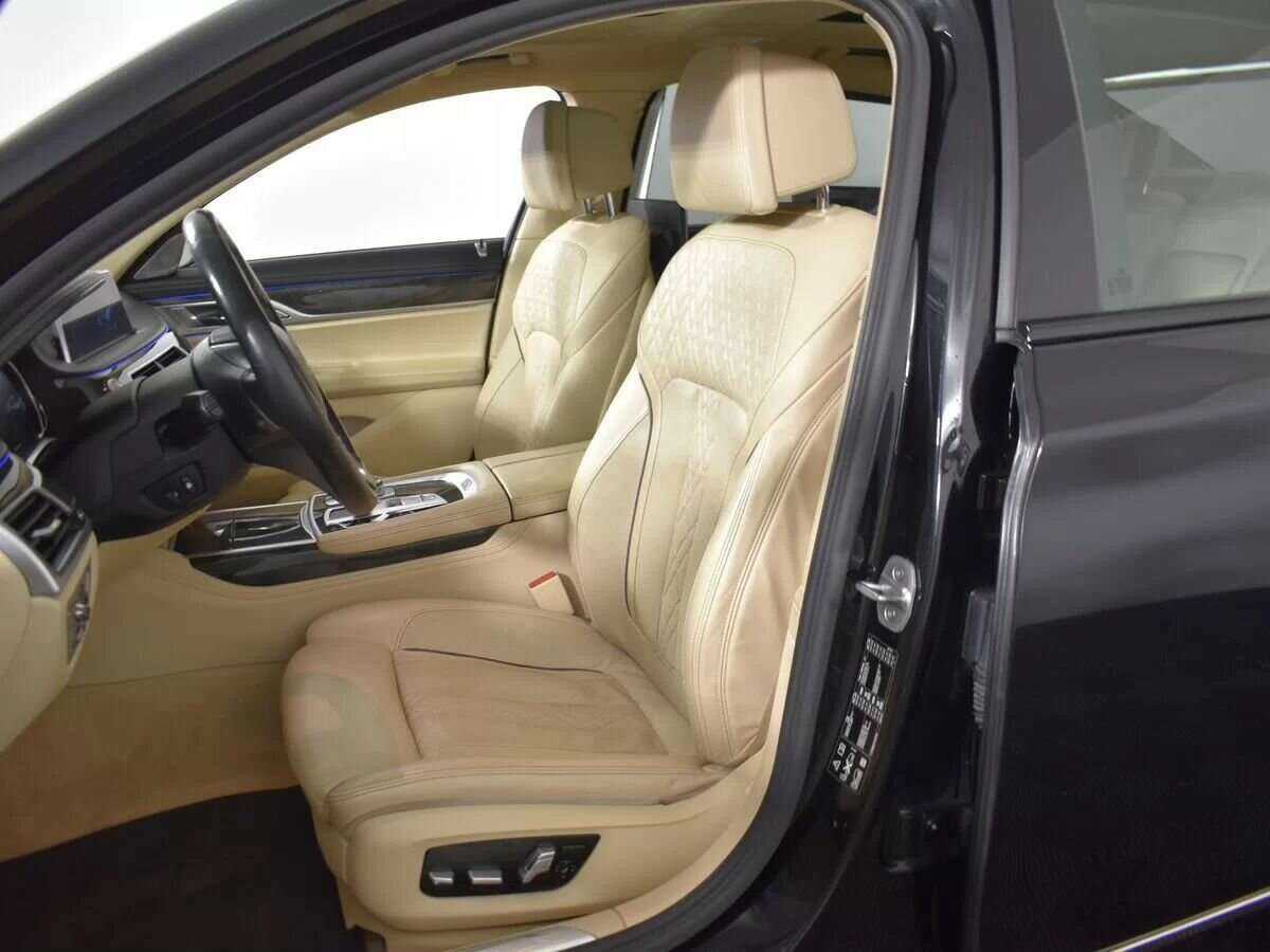 BMW 7 серии 2017 года с пробегом. Фото: #9