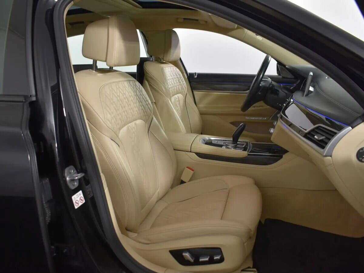 BMW 7 серии 2017 года с пробегом. Фото: #10