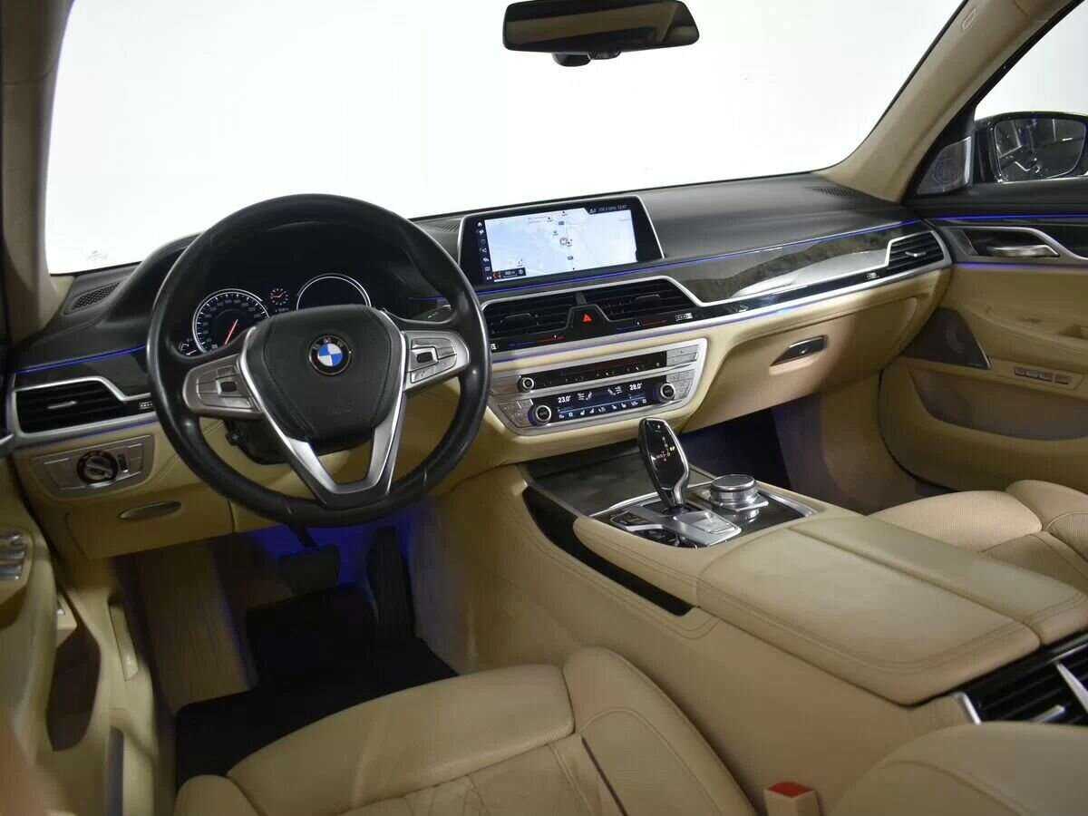 BMW 7 серии 2017 года с пробегом. Фото: #11