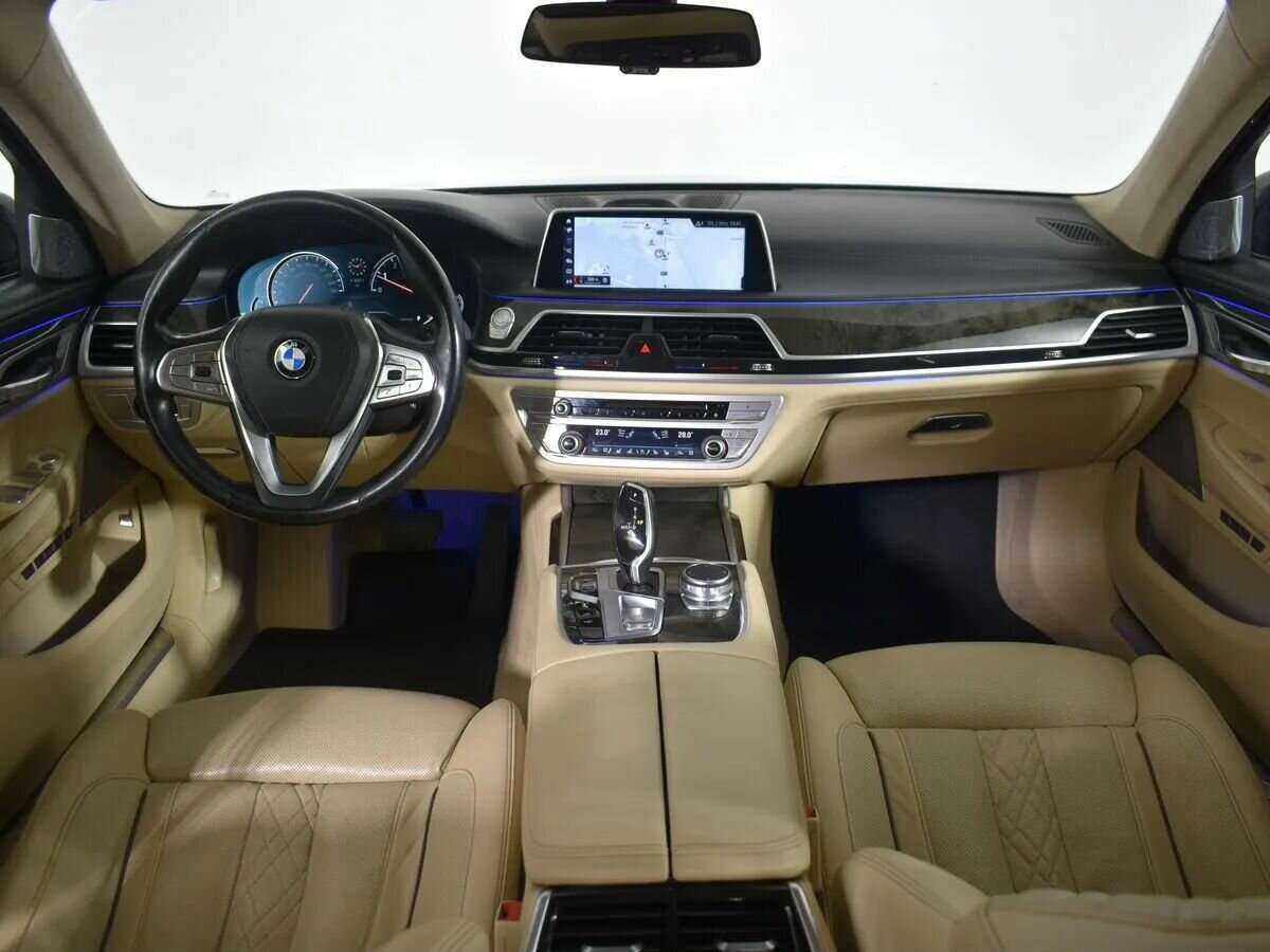 BMW 7 серии 2017 года с пробегом. Фото: #12