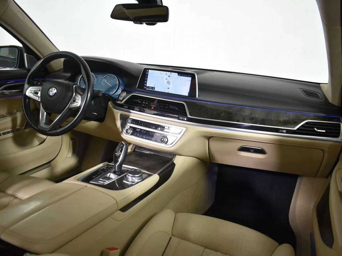 BMW 7 серии 2017 года с пробегом. Фото: #13
