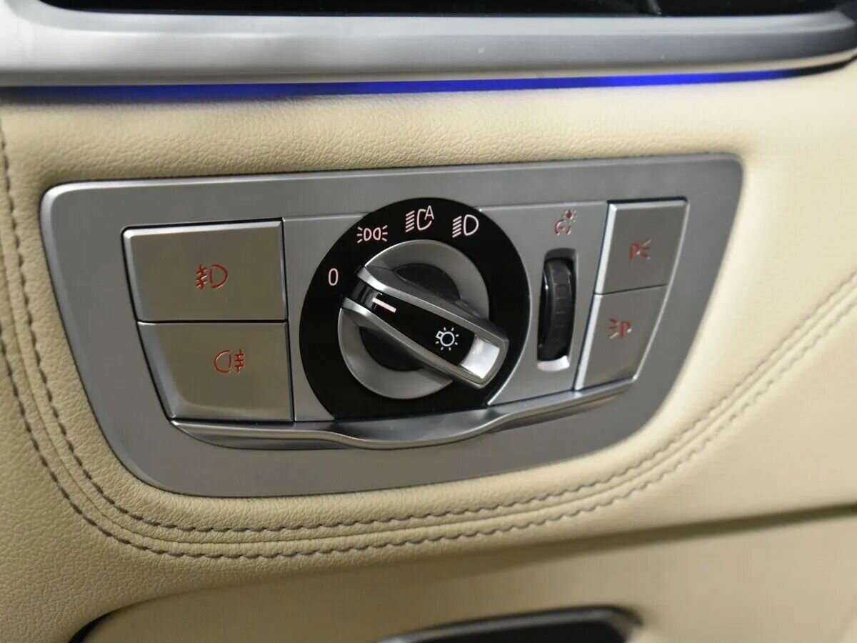 BMW 7 серии 2017 года с пробегом. Фото: #22