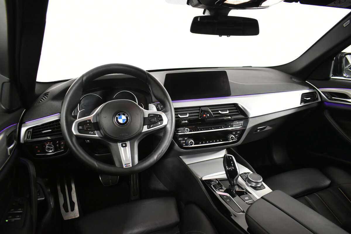 BMW 5 серии 2018 года с пробегом. Фото: #12