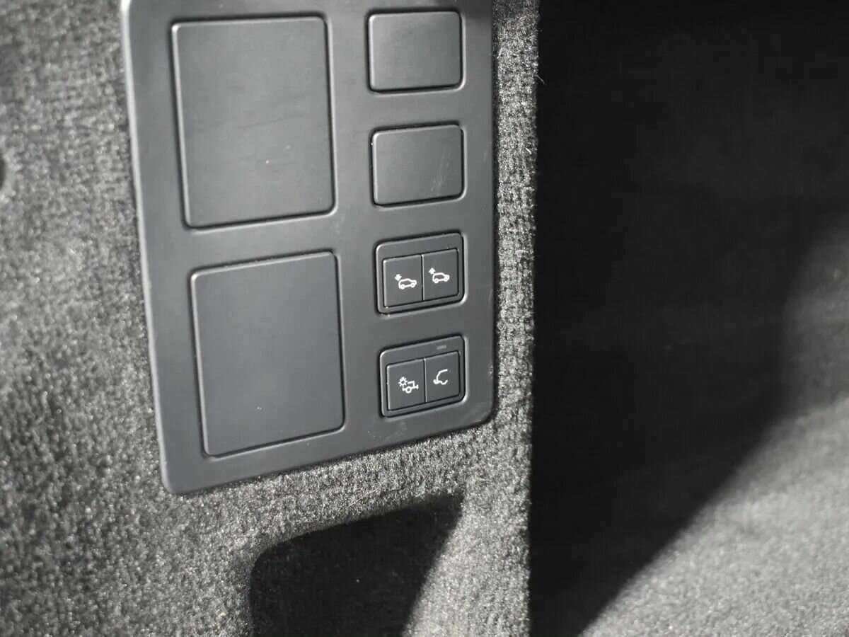 Land Rover Discovery 2018 года с пробегом. Фото: #5