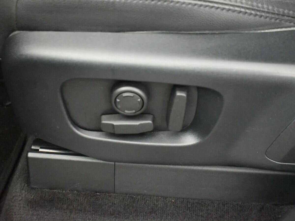 Land Rover Discovery 2018 года с пробегом. Фото: #10