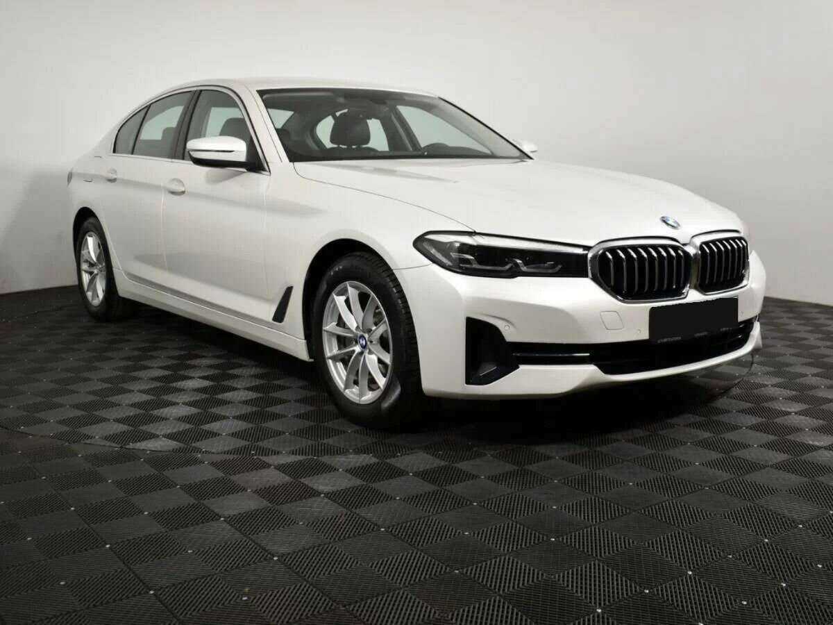 BMW 5 серии 2020 года с пробегом. Фото: #1