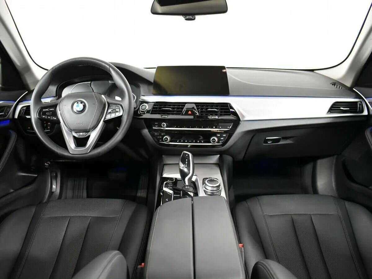 BMW 5 серии 2020 года с пробегом. Фото: #11