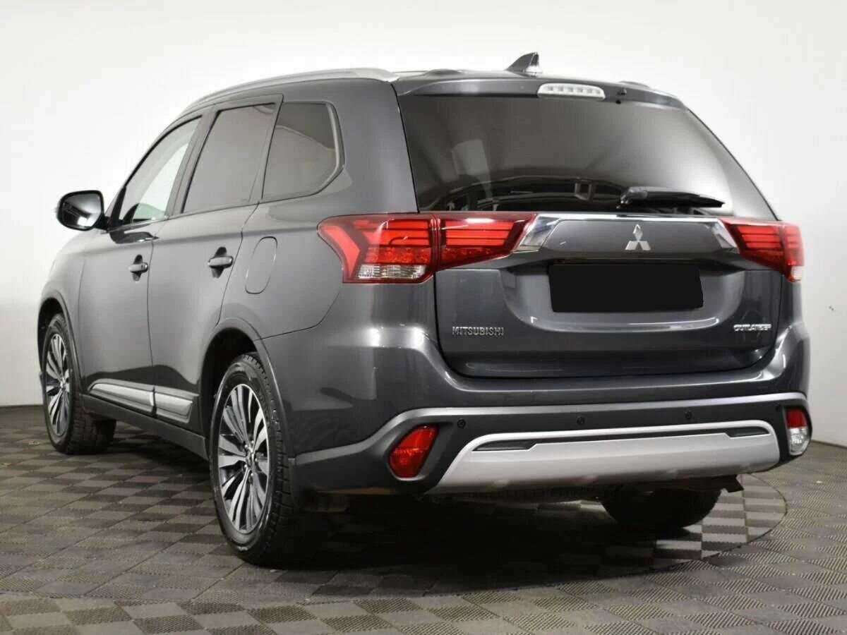 Mitsubishi Outlander 2019 года с пробегом. Фото: #3