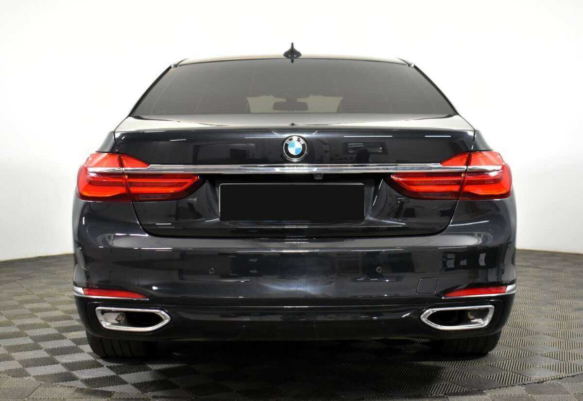 BMW 7 серии 2017 года с пробегом. Фото: #4