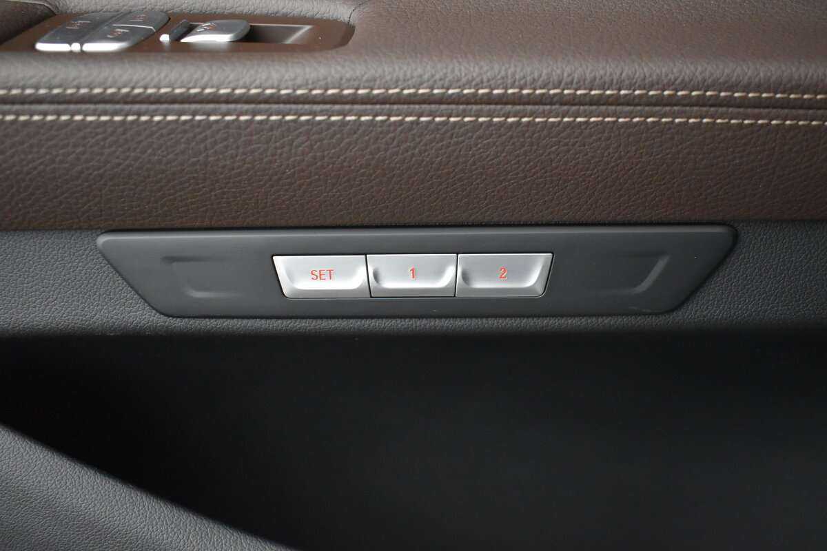 BMW 7 серии 2017 года с пробегом. Фото: #11