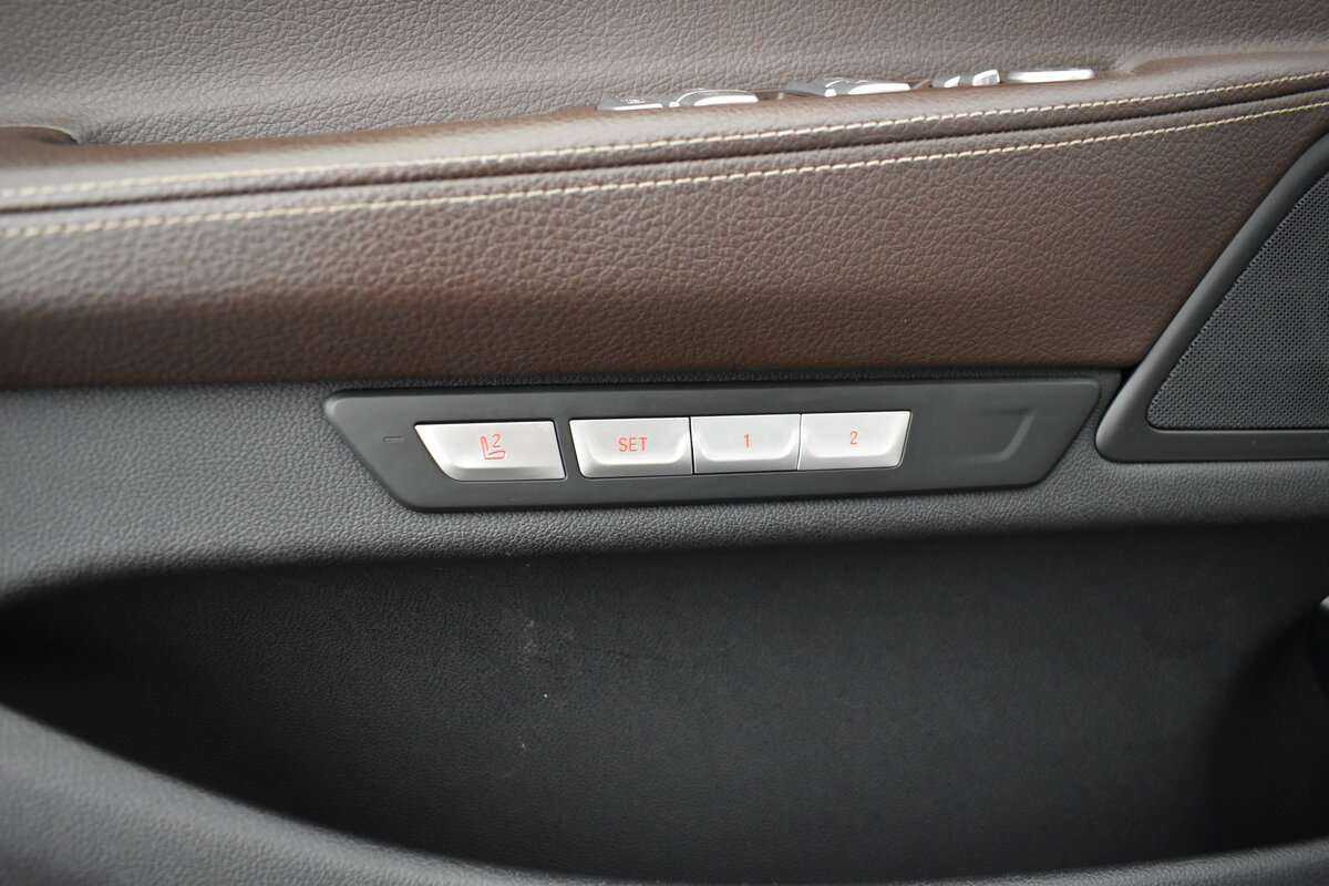 BMW 7 серии 2017 года с пробегом. Фото: #16