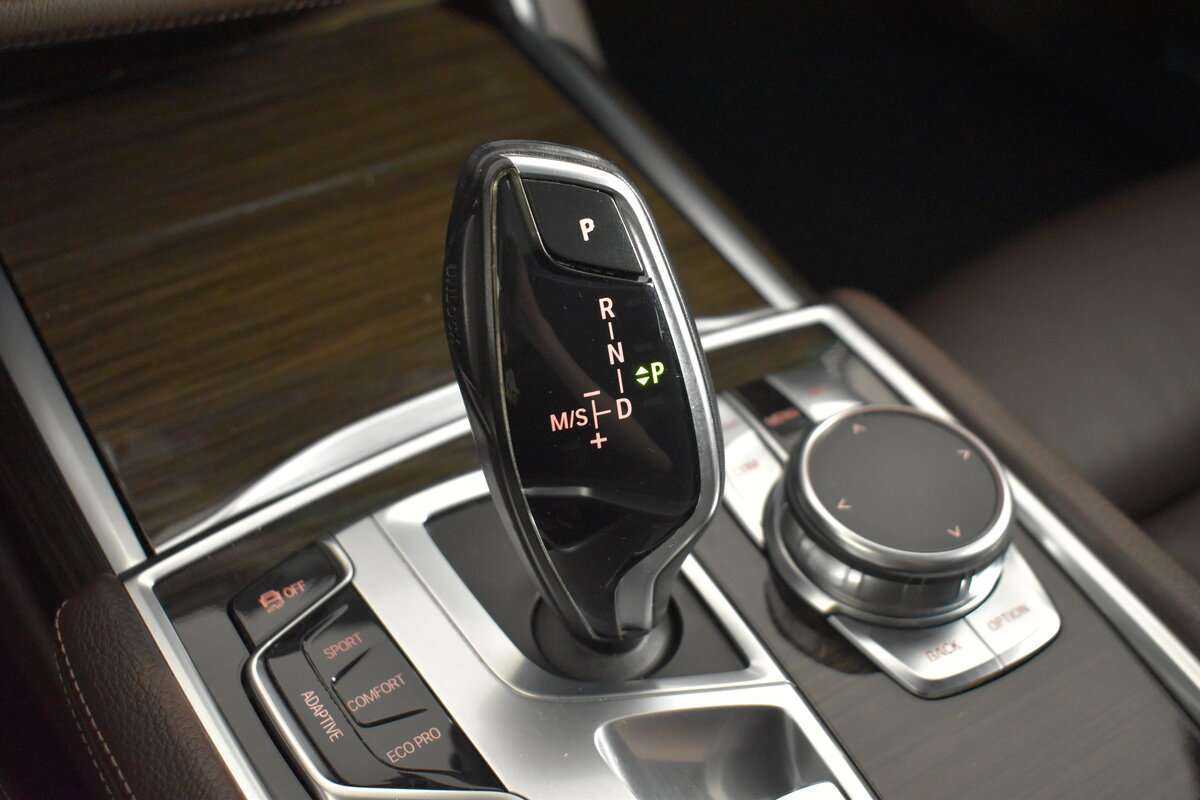 BMW 7 серии 2017 года с пробегом. Фото: #22