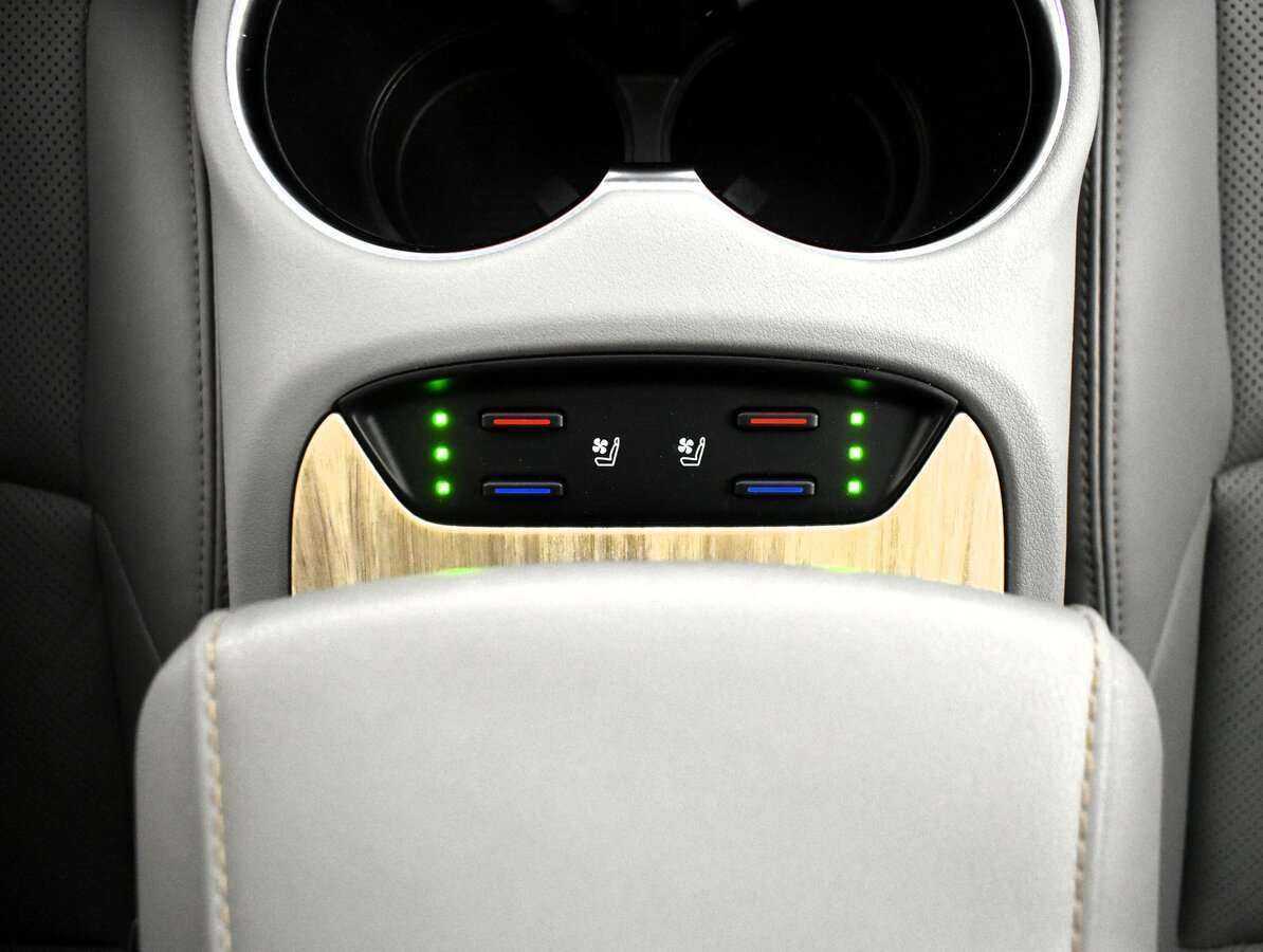 Toyota Venza 2021 года с пробегом. Фото: #13