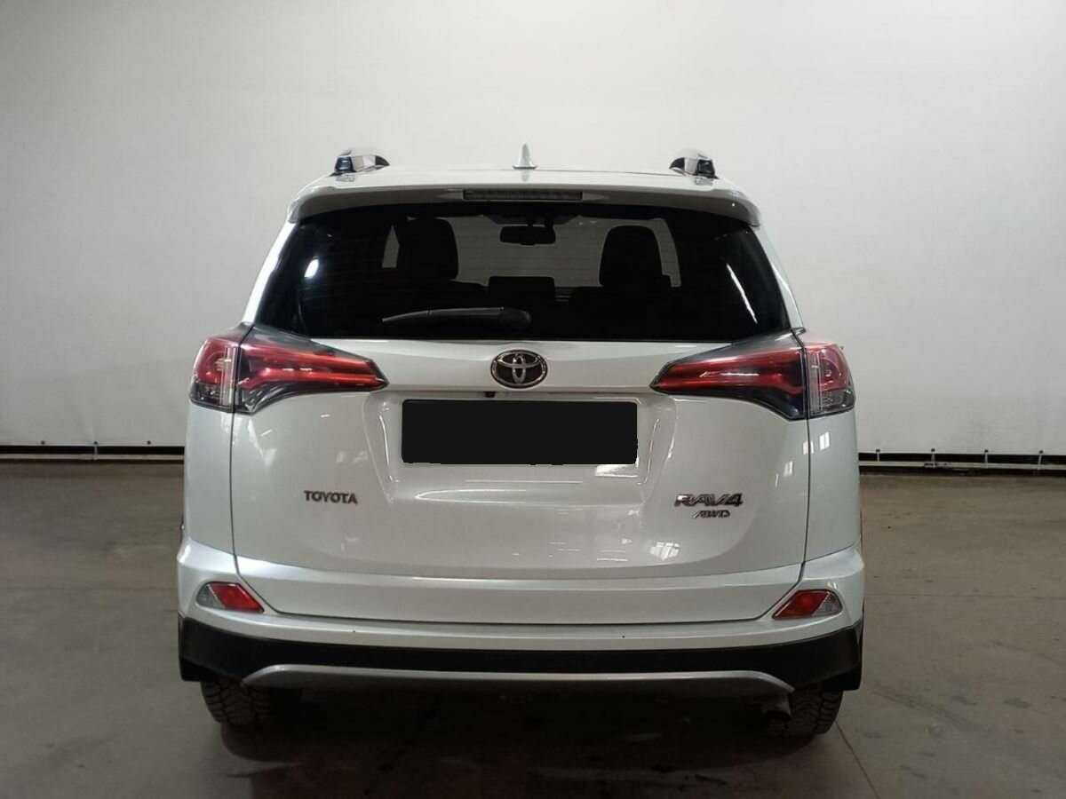 Toyota RAV4 2018 года с пробегом. Фото: #5